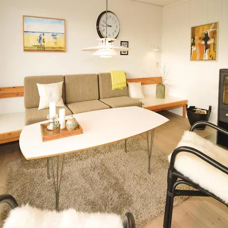 Vakantiehuis Two-bedroom Holiday In *